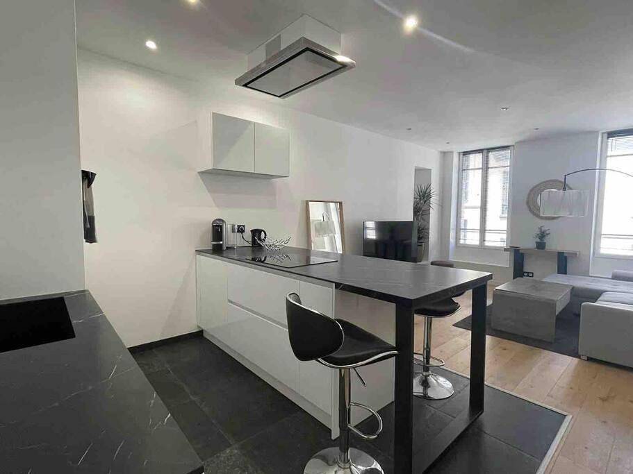 Appartement entier, One-Bedroom Apartment in Saint-Germain-en-Laye, Yvelines