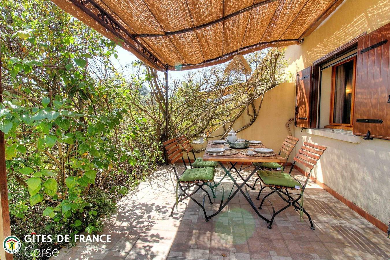 Gîte pour 4 personnes avec jardin in Serra-di-Ferro, Région d'Ajaccio