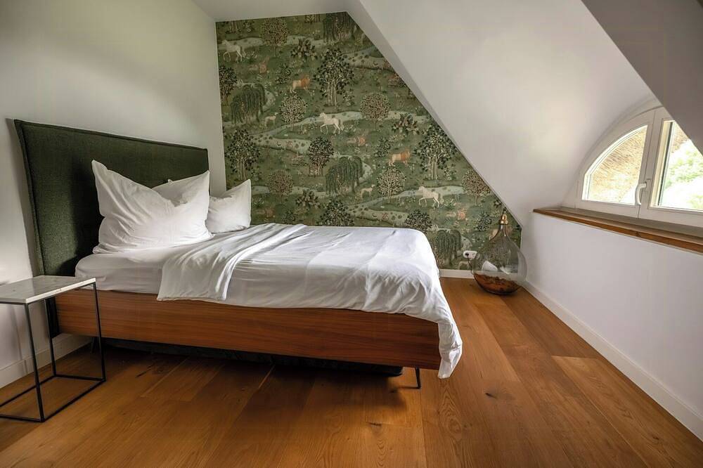 Historisches Reetdachhaus am Sparower See in Sparow, Nossentiner Hütte