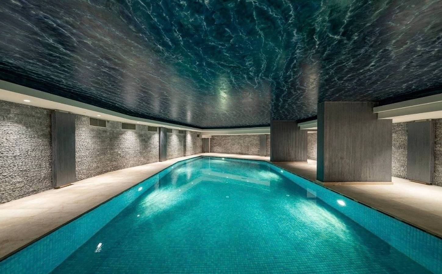 Appartement entier, Appartement moderne et central à Taksim avec piscine, salle de sport et balcon in Beyoğlu, Istanbul