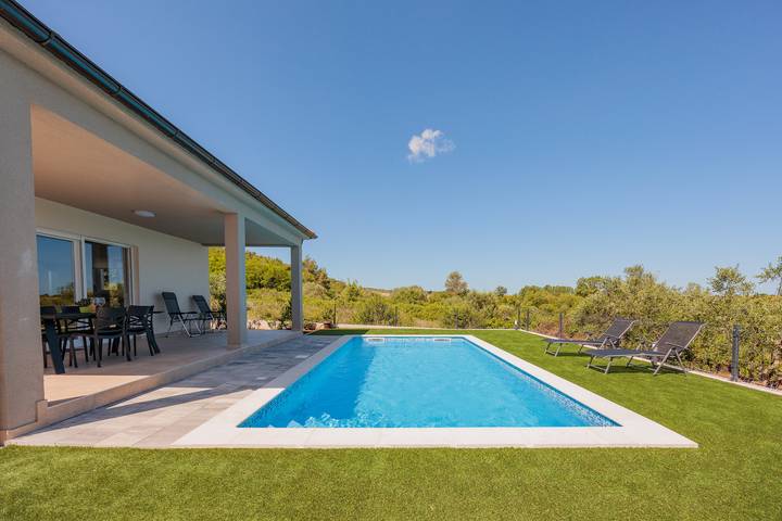 Holiday Home Bonato with pool in Ljubač (Dalmatien), Zadar