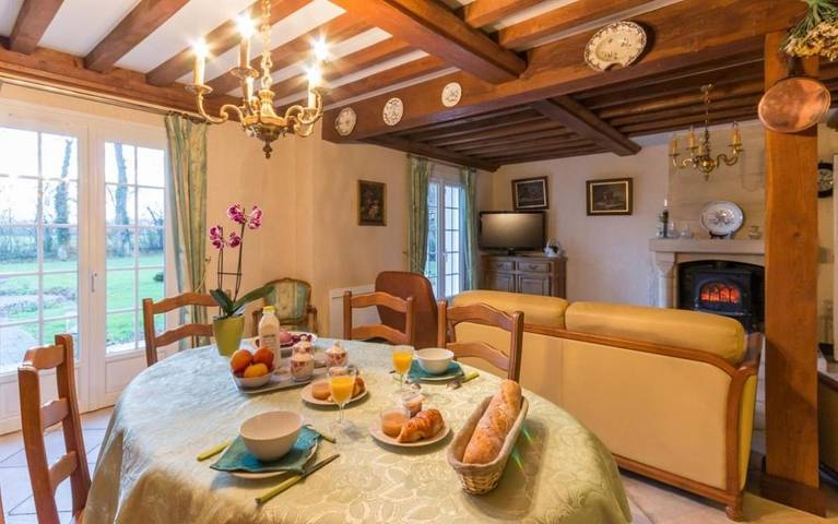 Cottage pour 2 personnes, avec vue et jardin à Janville