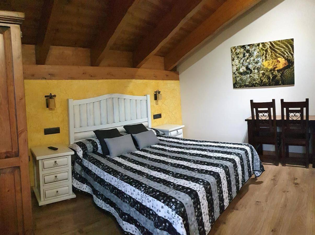 Casa Rural para 21 personas con sauna in Escalona (Huesca), Puértolas