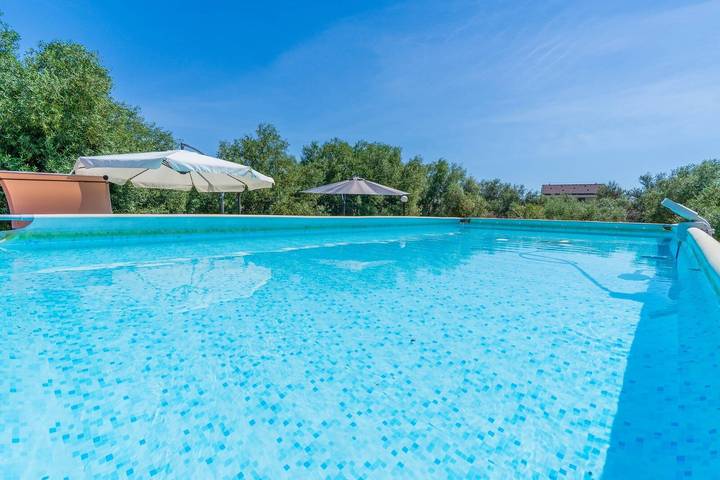 Appartamento intero, Villa Caterina con Vista Montagna, Wi-Fi e Aria Condizionata in Solarino, Siracusa e dintorni