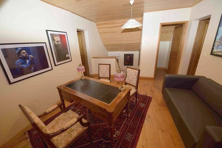 Location de vacances pour 12 personnes, avec piscine ainsi que jardin et vue, adapté aux familles à Prats-de-Carlux - 4