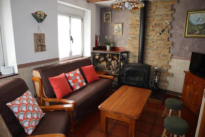 Casa rural para 6 personas, con vistas y terraza, Familias con niños en Posada de Valdeón - 4