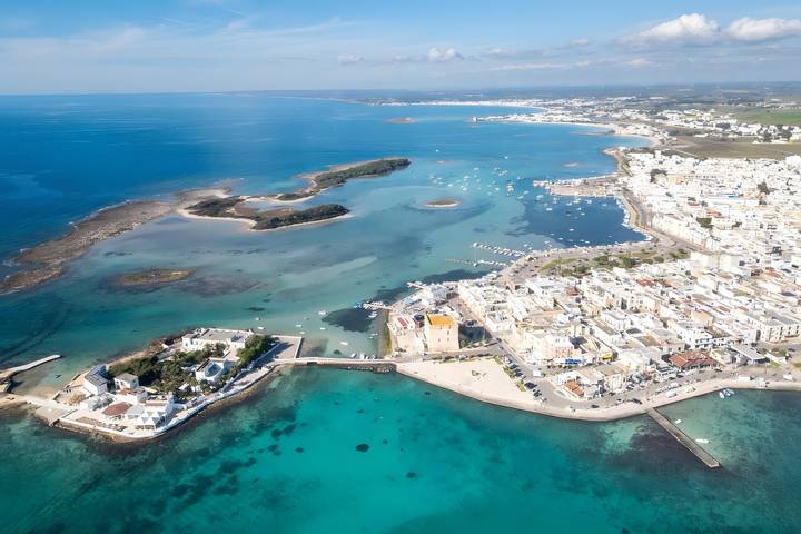 Casa Vacanze 'Coastal Harmony Villa' con Terrazza Privata, Wi-Fi e Aria Condizionata in Porto Cesareo, Golfo di Taranto