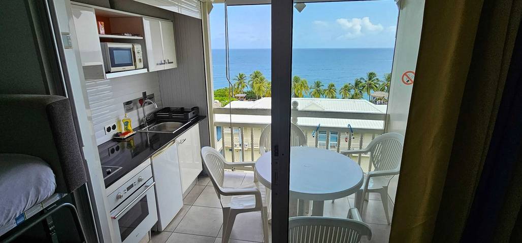 Gîte pour 4 personnes, avec piscine à Le Diamant - 2