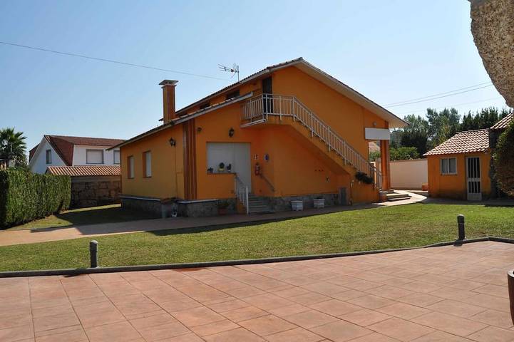 Holiday home for 6 people, with terrace and garden, with pets - 1