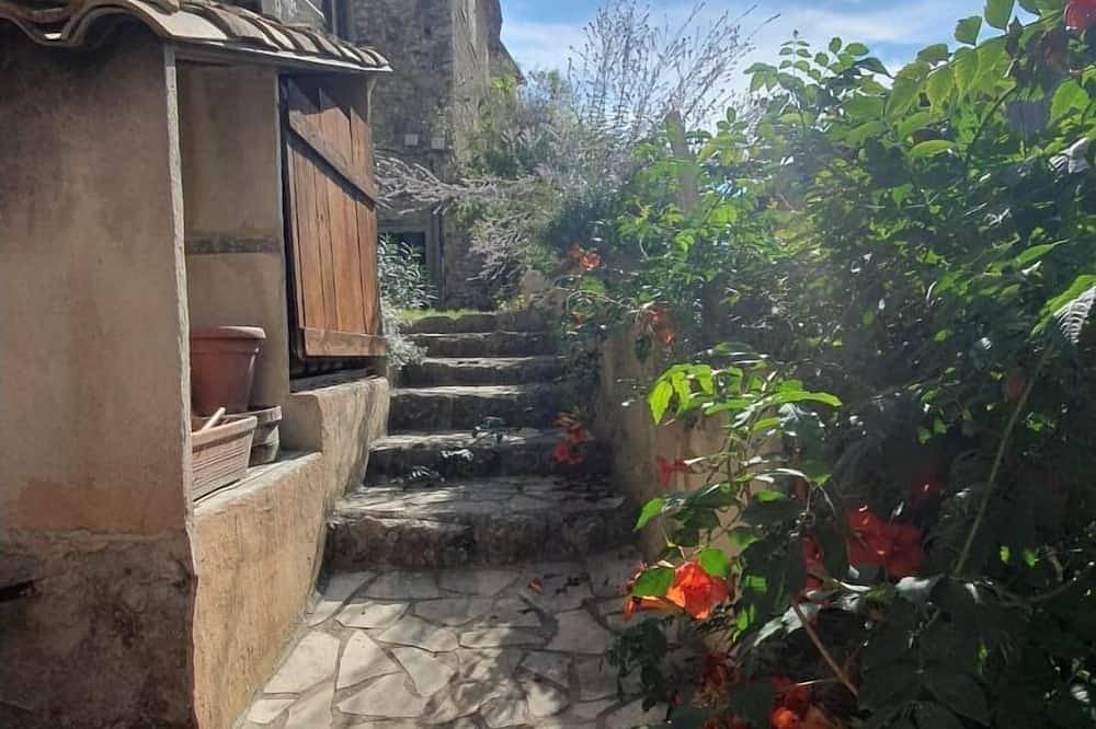 Apartamento entero, The mountain in its history, and the sea to carry, no less! in Peillon, Nizza Region