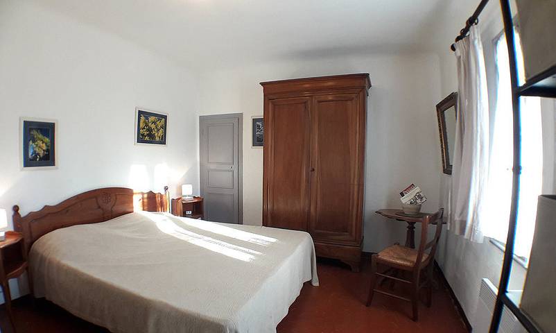 Gîte pour 5 personnes, avec jardin dans le Var - 4