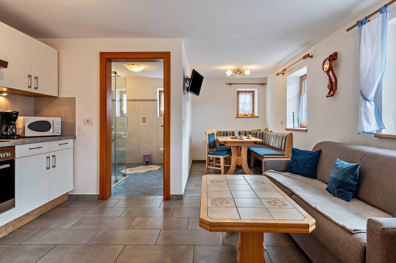 Ganze Wohnung, Ferienwohnung 'Stöcklhuberhof' mit Bergblick, Gemeinschaftsgarten, Terrasse und Wlan in Vintl, Dolomiti Superski