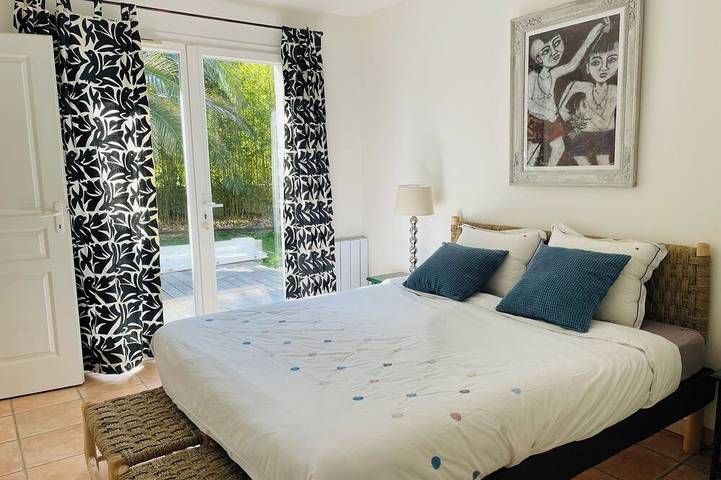 Location de vacances pour 10 personnes, avec jardin dans Petite Plage Saint Trojan Les Bains - 2
