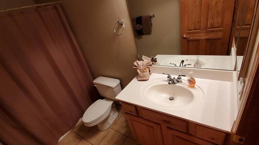 Log cabin for 4 people, with terrace in Show Low