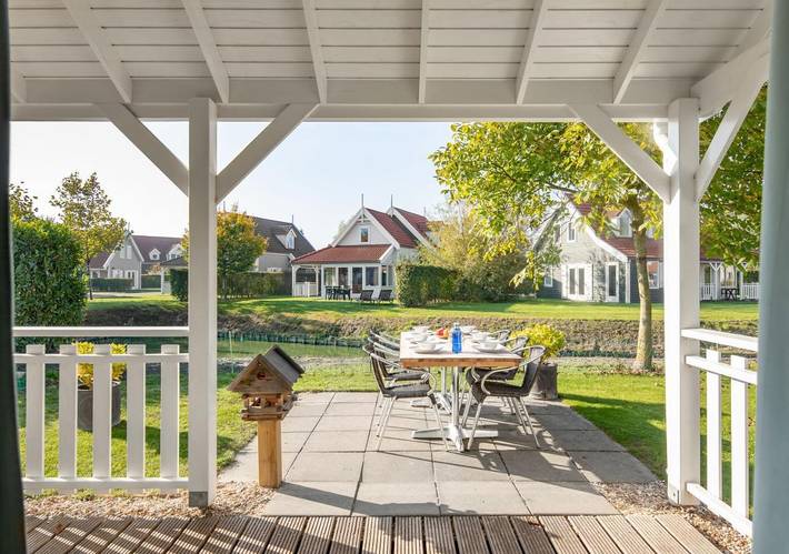 Ferienhaus für 4 Personen, mit Balkon und Terrasse sowie Pool in Schouwen-Duiveland