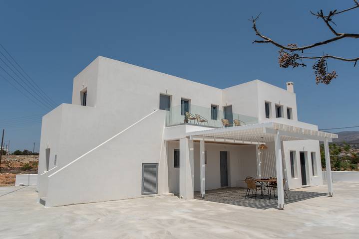 Ferienwohnung für 4 Personen, mit Balkon und Garten auf Paros