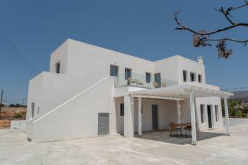 Apartment for 3 People in Paros, Paros Regional Unit, Photo 1
