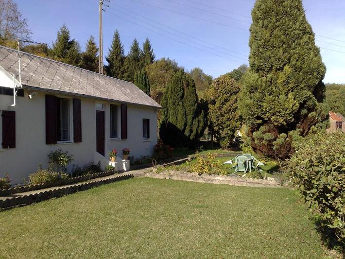 Location de vacances pour 6 personnes, avec jardin et vue à Rouxmesnil-Bouteilles