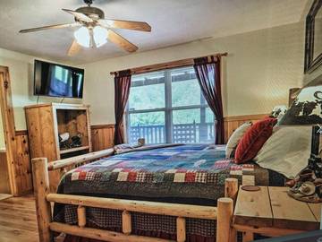 Log Cabin for 18 Guests in Douglas Lake, Sevier County, Picture 1