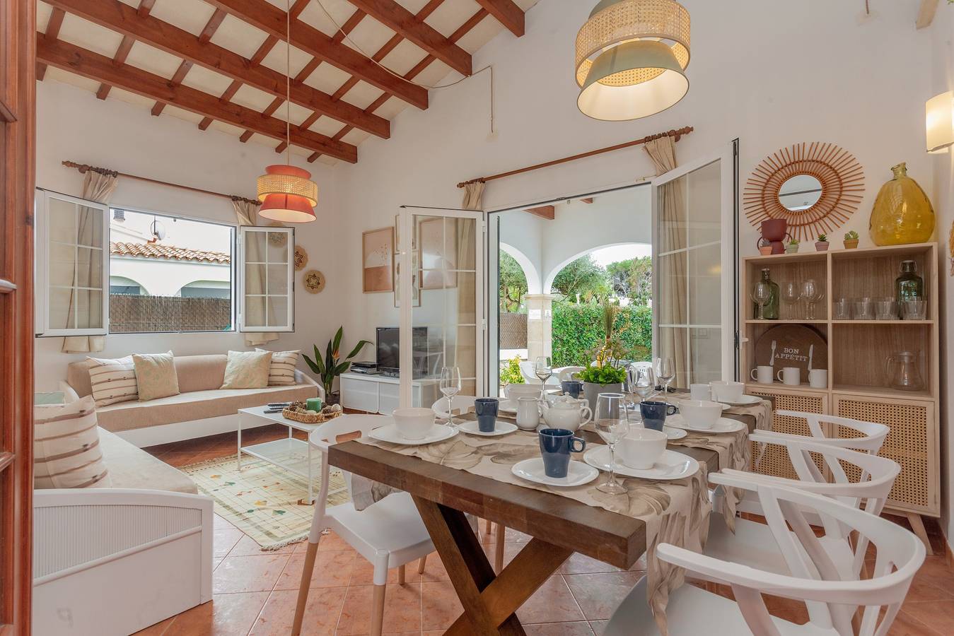 Chalet Villa El Pinar 2 con piscina, jardín y Wi-Fi in Cala Blanes, Ciudadela