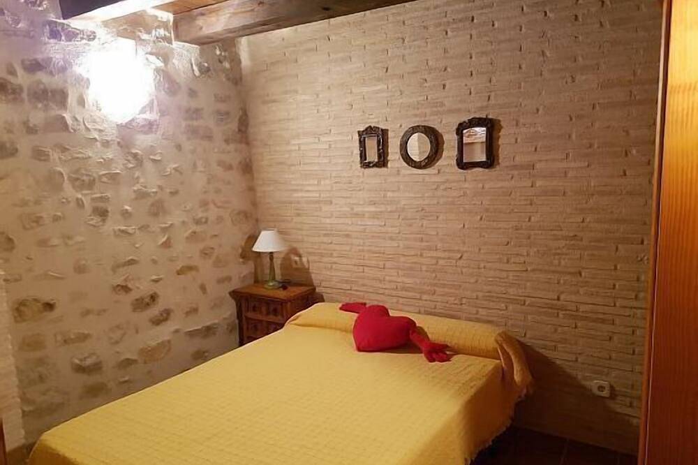 Self catering Ca Domenech for 9 people in Cretas, Teruel Region
