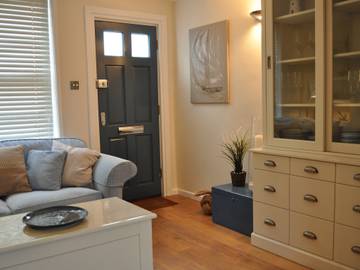 Log Cabin for 2 People in Lymington, New Forest National Park, Photo 3