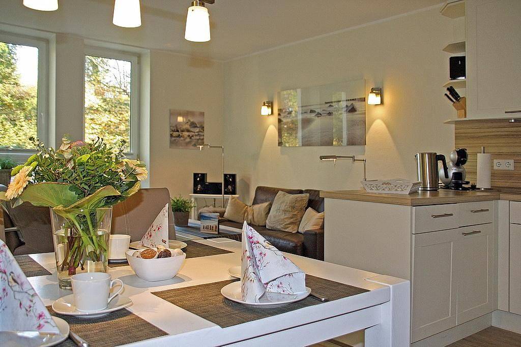 Ganze Wohnung, Stilvolles Ferienapartment mit toller Park-Terrasse in hervorragender Strandlage in Seebad Heringsdorf, Heringsdorf