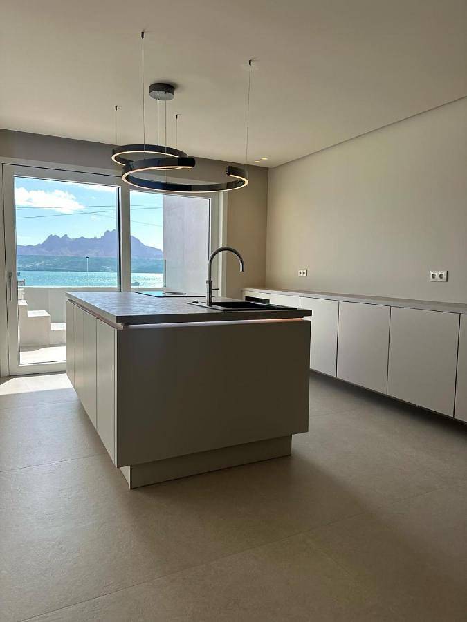 Gîte pour 4 personnes, avec vue et piscine ainsi que balcon et vue sur le lac dans São Vicente - 2