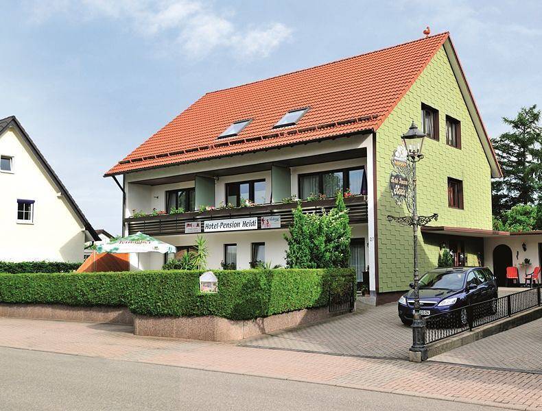 Hotel Pension Heidi - Einzelzimmer mit Dusche/Bad in Dobel, Nordschwarzwald