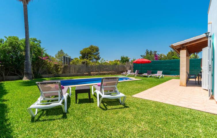 Gemütliches Apartment am Strand mit Terrasse und Pool in Cala Murada, Manacor