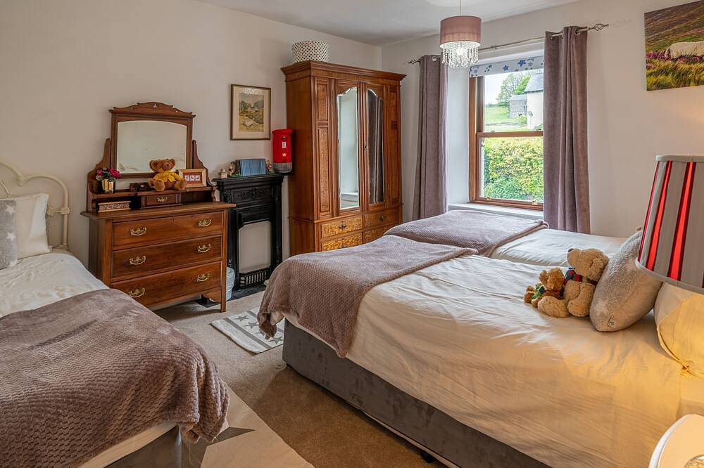 The Old Post Office -  Large 6-bedroom property, ideal for families & dog-friendly. in Grange-over-Sands, Lake District