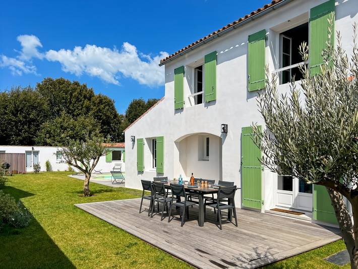 Villa pour 10 personnes, avec piscine ainsi que terrasse et jardin - 1