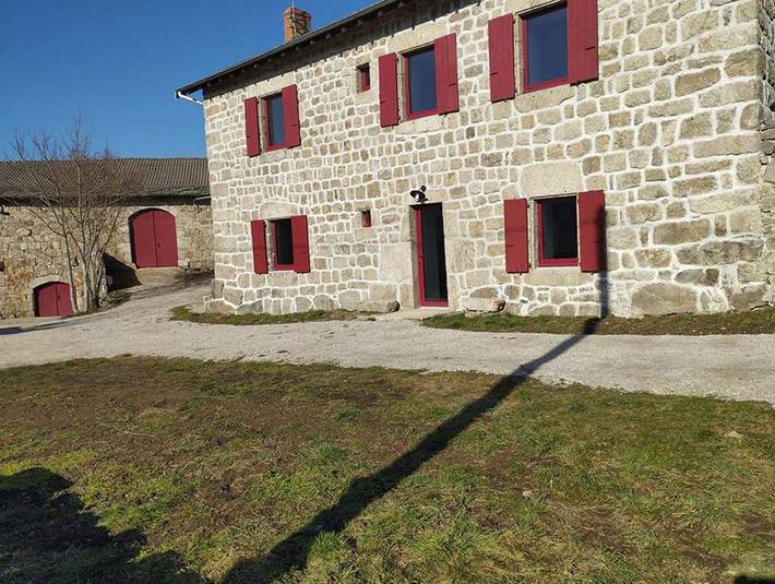 Location de vacances pour 15 personnes, avec Terrasse ainsi que Jardin et Vue à Tence