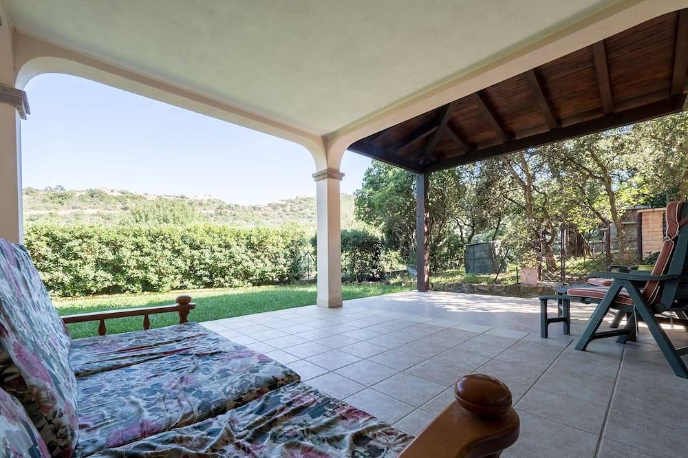 Schöner Teil einer einzelnen Villa, umgeben von viel Grün Iun in Poggio dei Pini, Capoterra