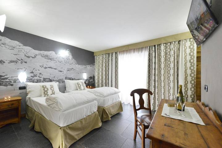 Chambre d’hôte pour 2 personnes, avec balcon ainsi que jardin et vue à Breuil-Cervinia - 3