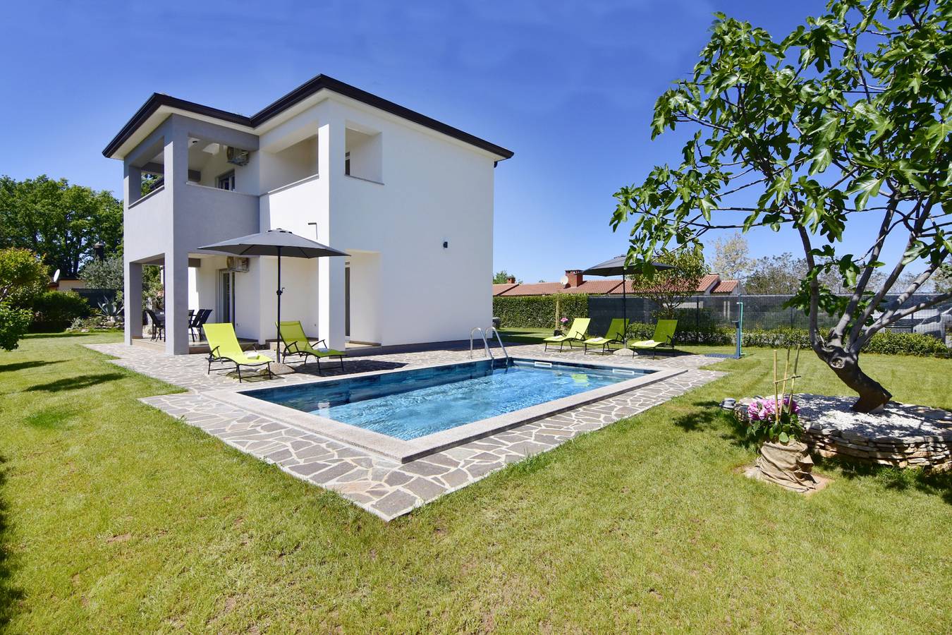 Ganze Wohnung, Modernes Ferienhaus mit Gemeinschaftspool in Umag und Umgebung