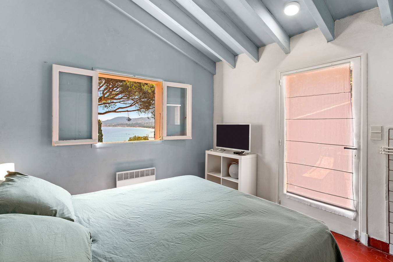 Room 'Port-Cros' with Sea View, Shared Terrace and Wi-Fi in La Croix-Valmer, Parc national Port-Cros