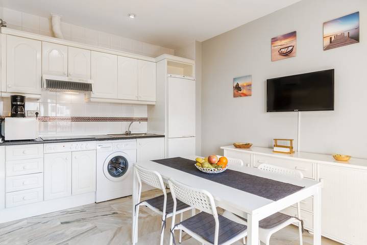 Ganze Wohnung, Apartment in Strandnähe mit Wlan, Klimaanlage, Pool, Terrasse und Balkon in Sancti Petri, Chiclana de la Frontera