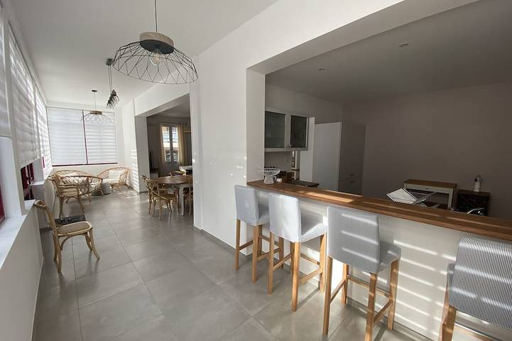 Location de vacances pour 14 personnes, avec terrasse dans Casino de la Plage (Arcachon)