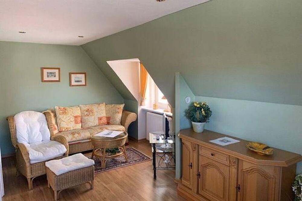 Ganze Wohnung, Dachgeschosswohnung im Landhausstil, 37qm für bis zu 2 Personen - Nordgang 6 in Tinnum, Sylt (Gemeinde)