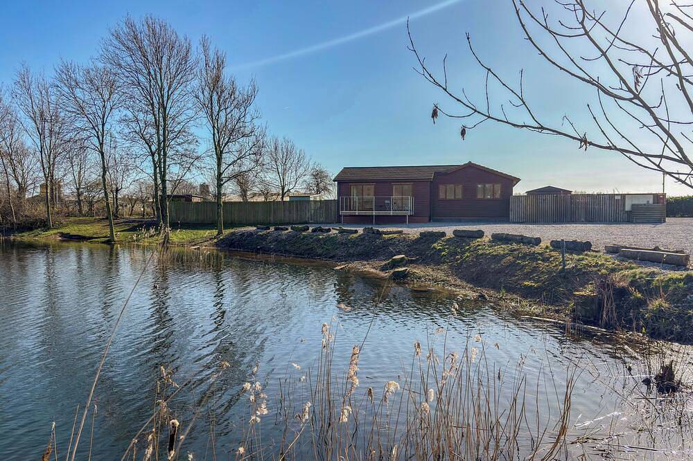 Star Carr Lakes, family friendly, with a garden in Brandesburton in Brandesburton, East Riding of Yorkshire