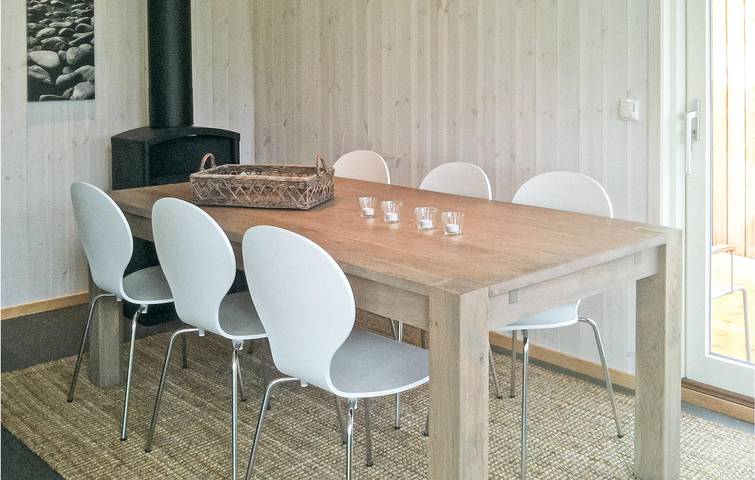 Ferienhaus für 10 Personen mit Garten in Hjelmeland