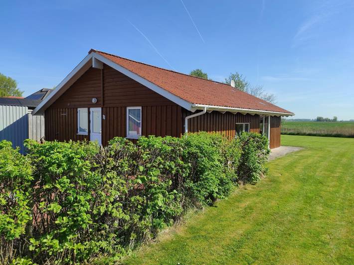 Ferienhaus für 4 Personen, mit Terrasse und Sauna sowie Garten und Whirlpool, kinderfreundlich in Tönning - 2