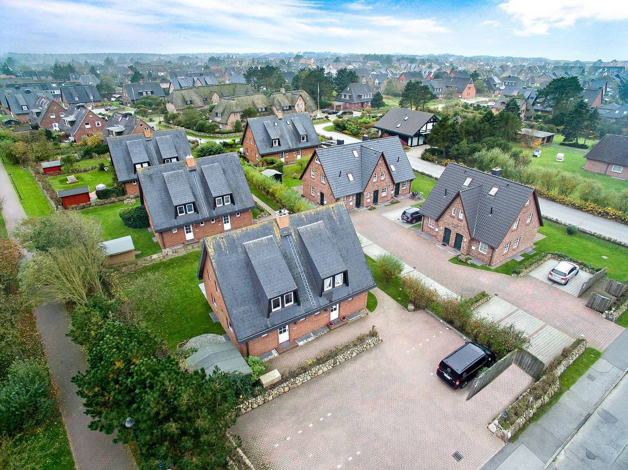 Ganze Wohnung, Hausteil im Eg/Ug/Og/Dg mit ca. 130 m² Nutzfläche, Parkplatz am Haus in Wenningstedt, Sylt