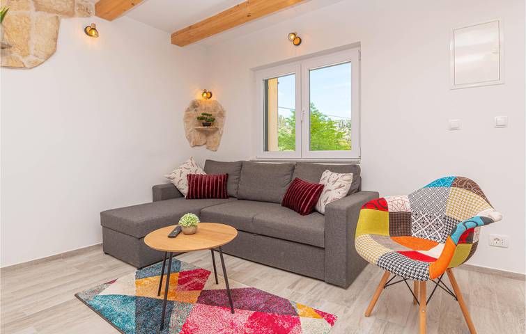 Apartment mit Meerblick, Pool und Terrasse, 600m zum Strand in Skradin, Šibenik-Knin
