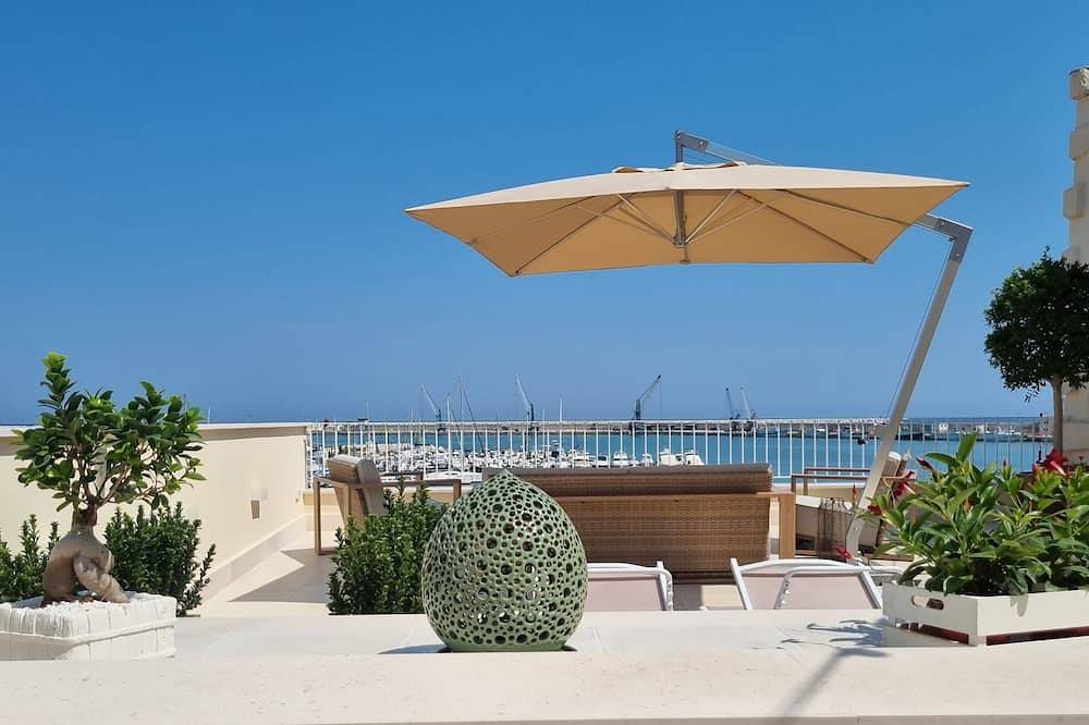 Ganze Wohnung, Modè, holiday home with panoramic sea view terrace in Molfetta, Bari Provinz