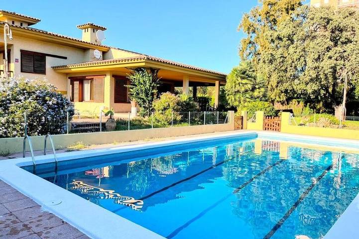 Maison pour 10 personnes, avec balcon ainsi que jardin et piscine à Benicasim
