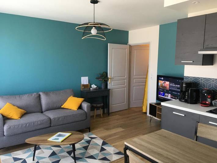 Location de vacances pour 4 personnes, avec Piscine à Meyzieu