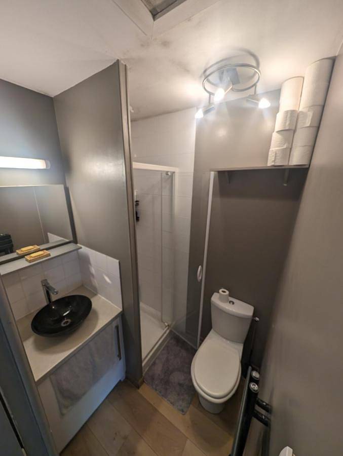 Appartement entier, Appartement cosy- centre de Douvres la Delivrande in Douvres-la-Délivrande, Région de Caen