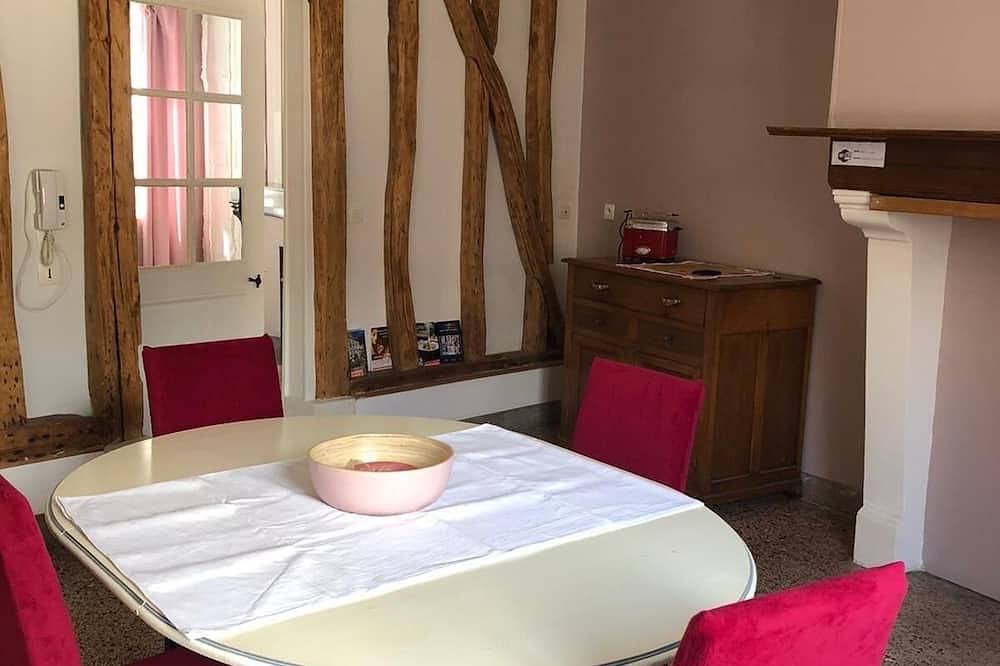 Ganze Wohnung, Le Rameau 4 room ground floor apartment Sainte Ménéhould town center Marne in Sainte-Menehould, Marne